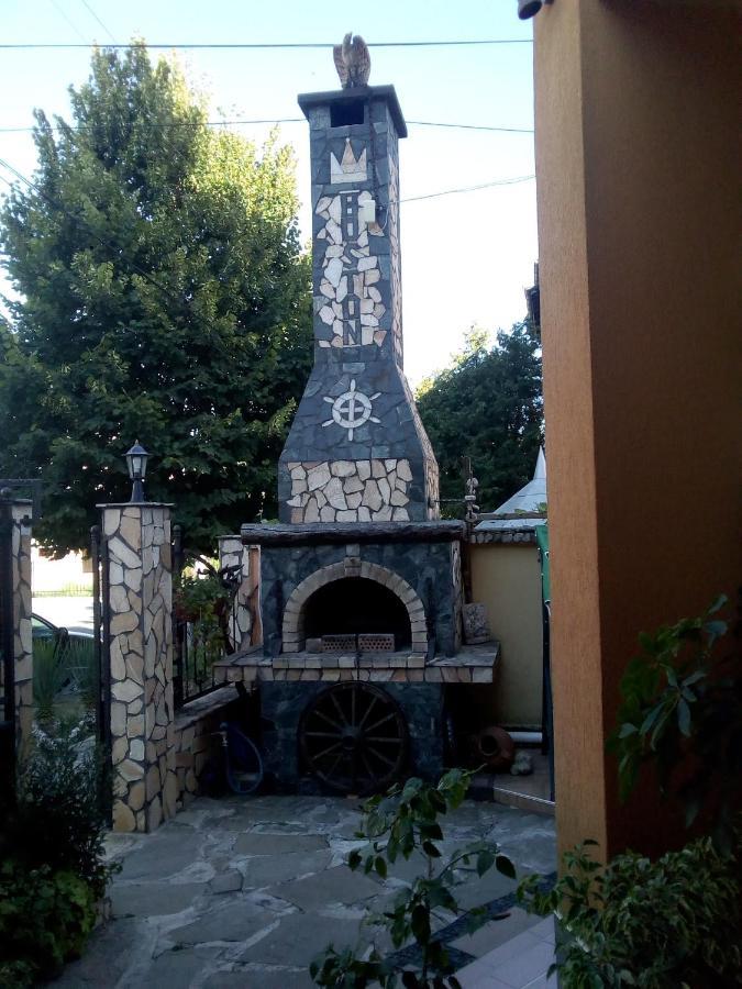 Семеен Хотел Бостън Ravda Exterior foto