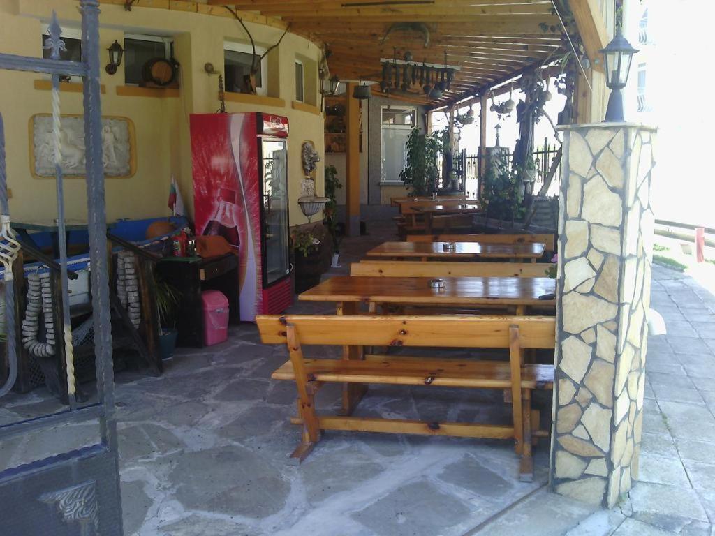Семеен Хотел Бостън Ravda Exterior foto